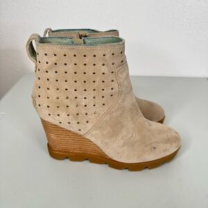 Sorel Tan‎ Suede Wedge Ankle Booties Size 7.5